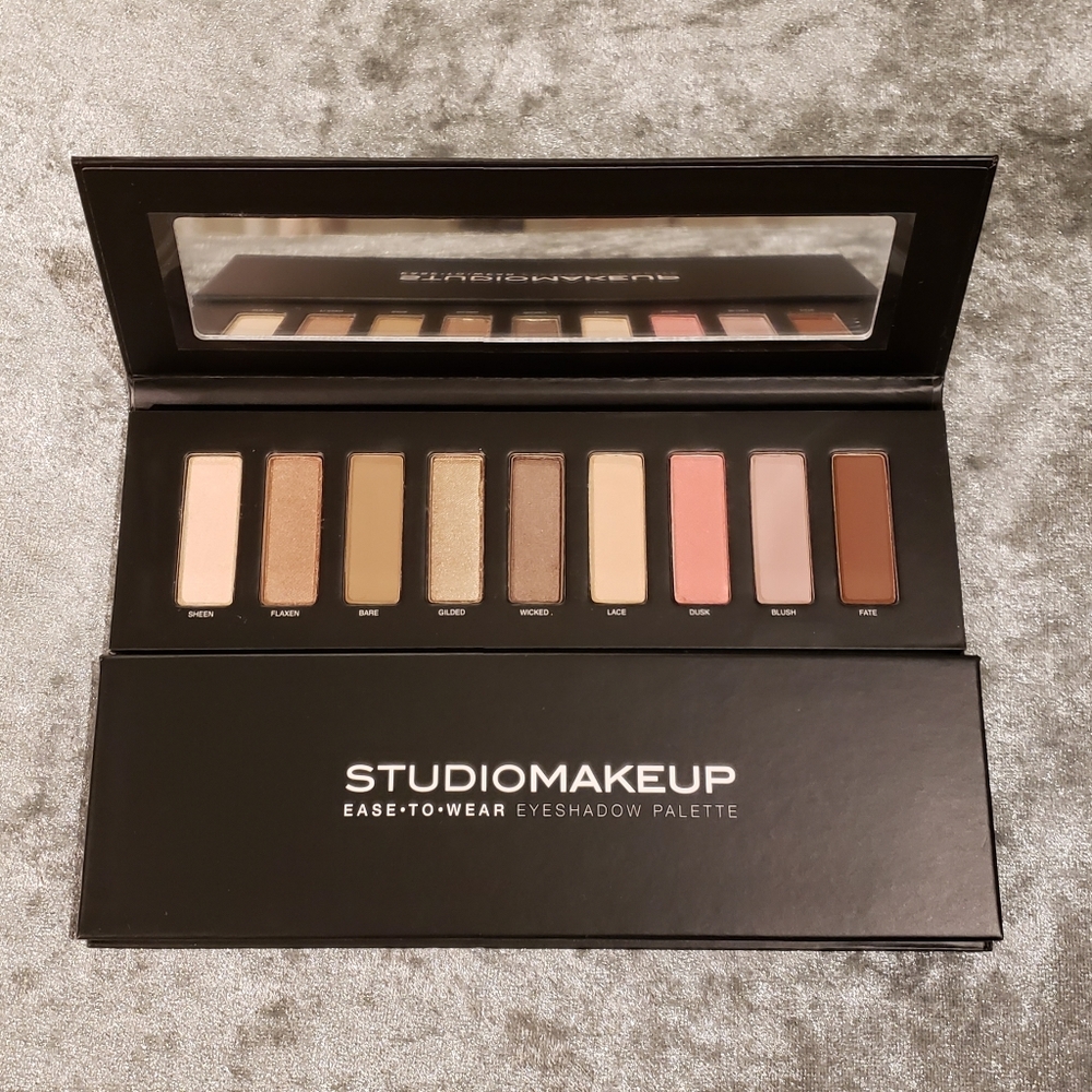 NWT. STUDIOMAKEUP Ease to Wear eyeshadow palette